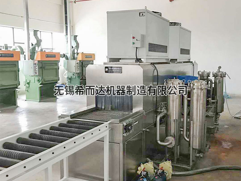 不銹鋼通過式清洗機(jī)使用現(xiàn)場